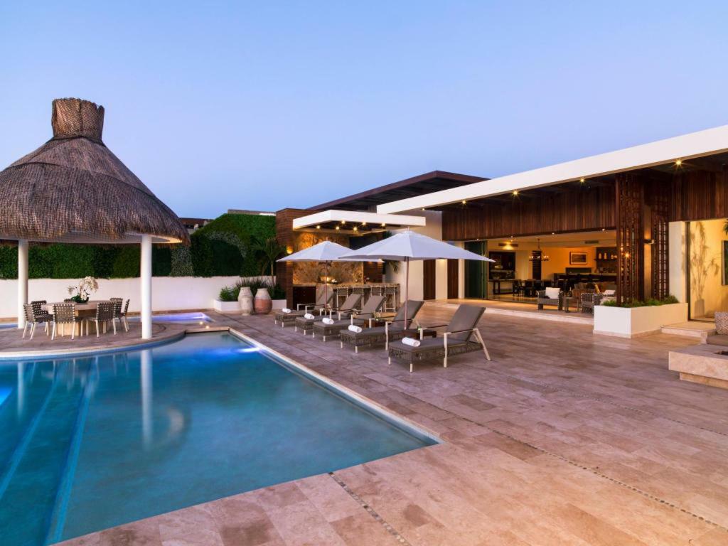 Ultra Exclusive Beachfront Villa Just Steps From The Sand With Butler Included San José del Cabo Exterior foto